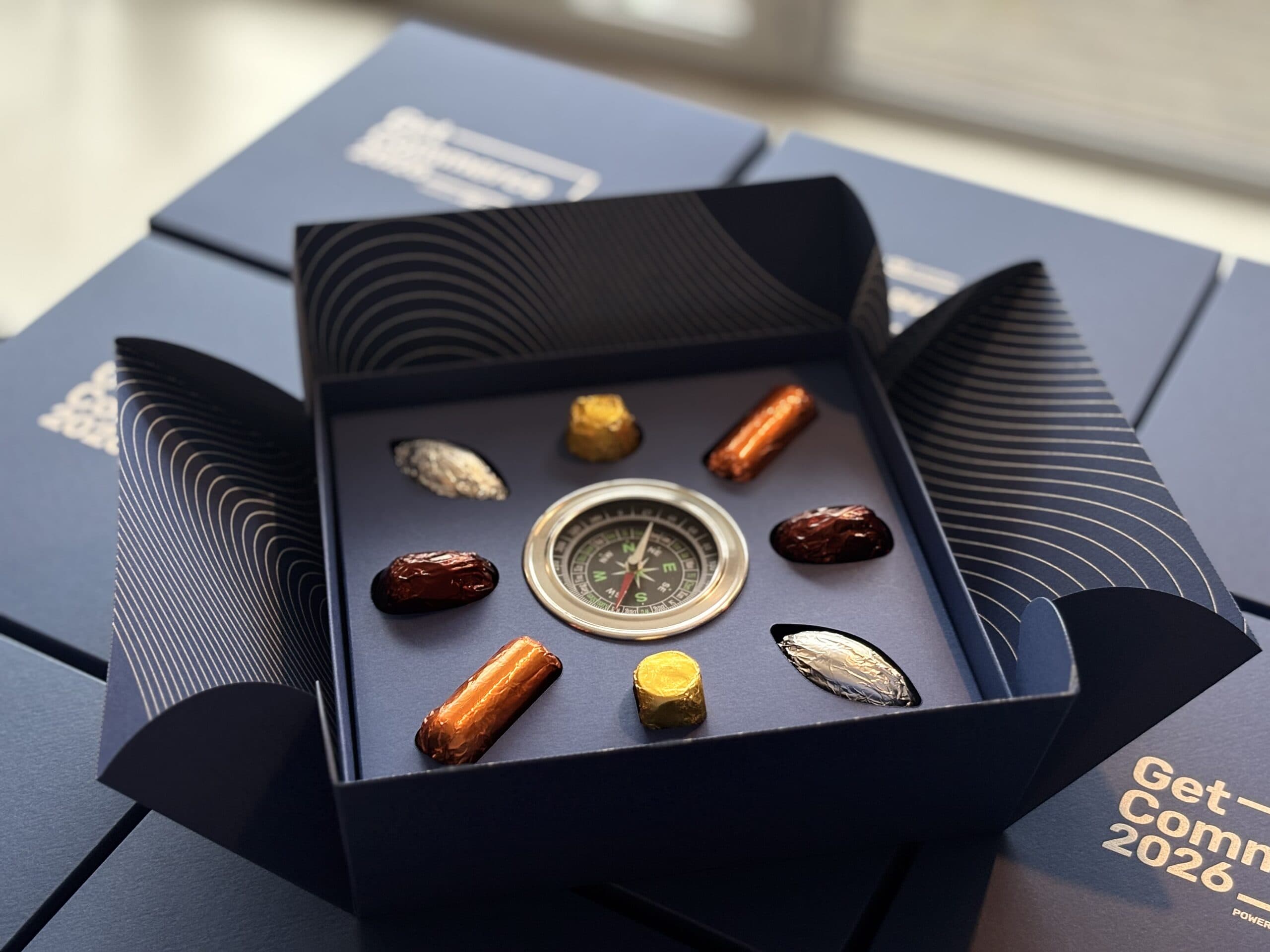Kreatywny giftbox GetCommerce zaprojektowany i wyprodukowany przez MOVYTZA