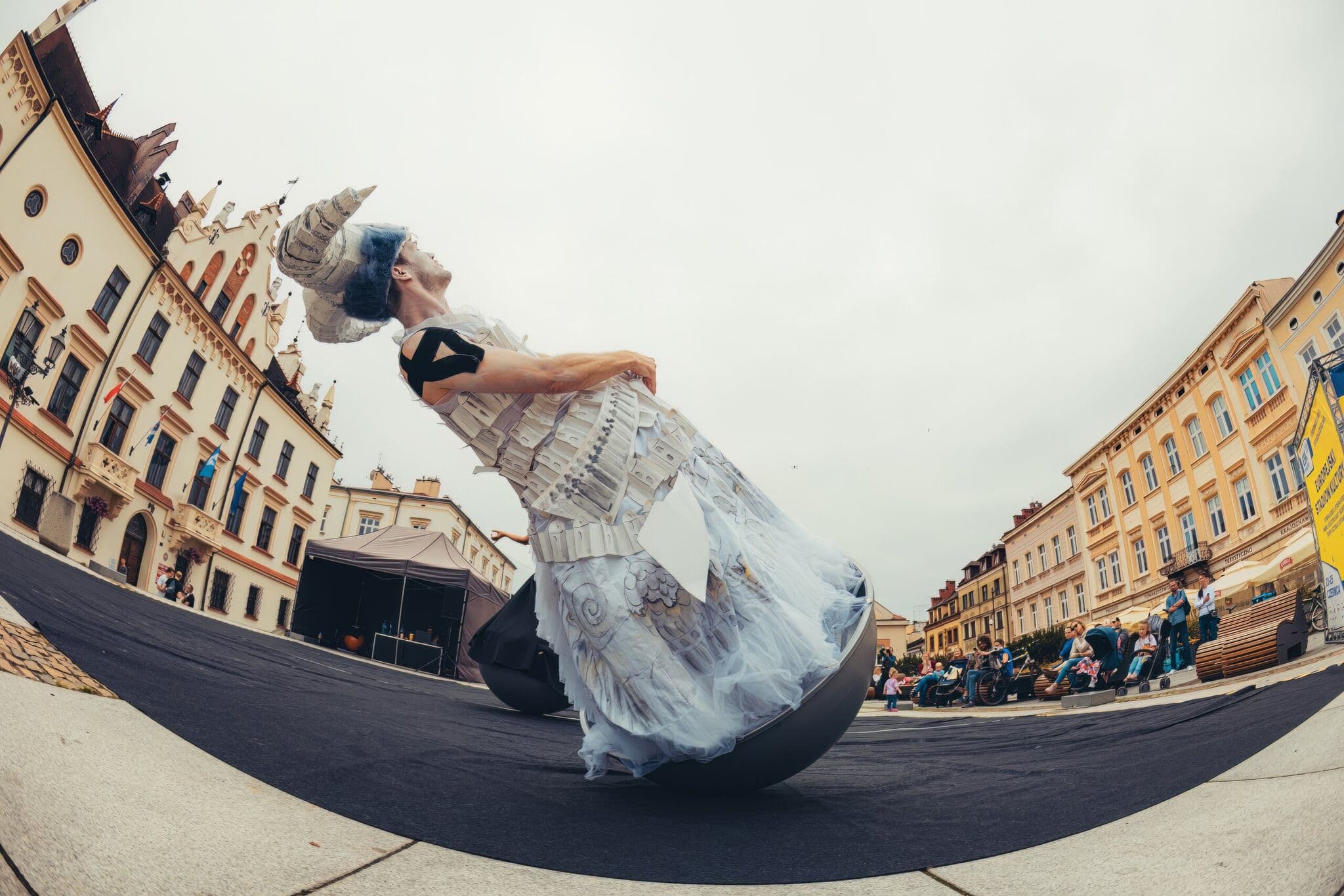 MOVYTZA — Circonnected, realizacja MOVYTZA
