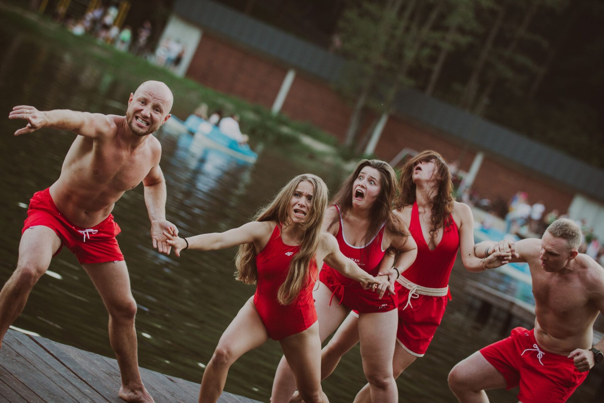 Słoneczny Patrol SHOW — plenerowy pokaz taneczny nad wodą